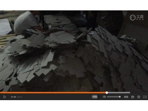 建龍，自動無塵開槽機，客戶工廠高速開槽灰板，工人收不過來了